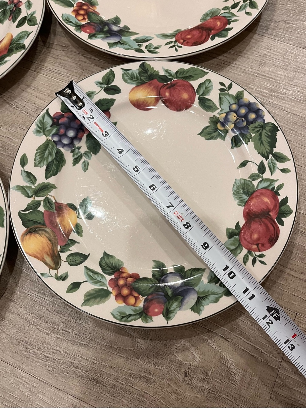Sakura Oneida Sonoma Fruit-Patterned 11” Dinner Plates Set of 4 - Picture 7 of 10